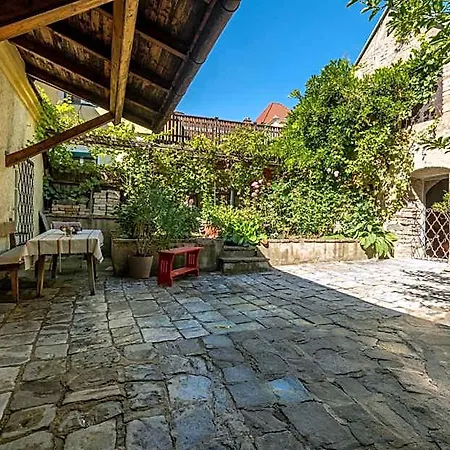Altes Buergerhaus *